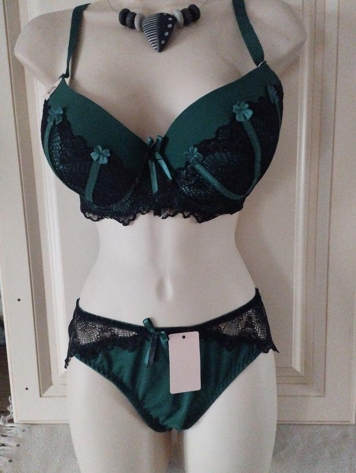 Ensemble de lingerie neuf 100D XL pour le bas - photo numéro 1