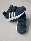 Adidas bleue et blanche P.19