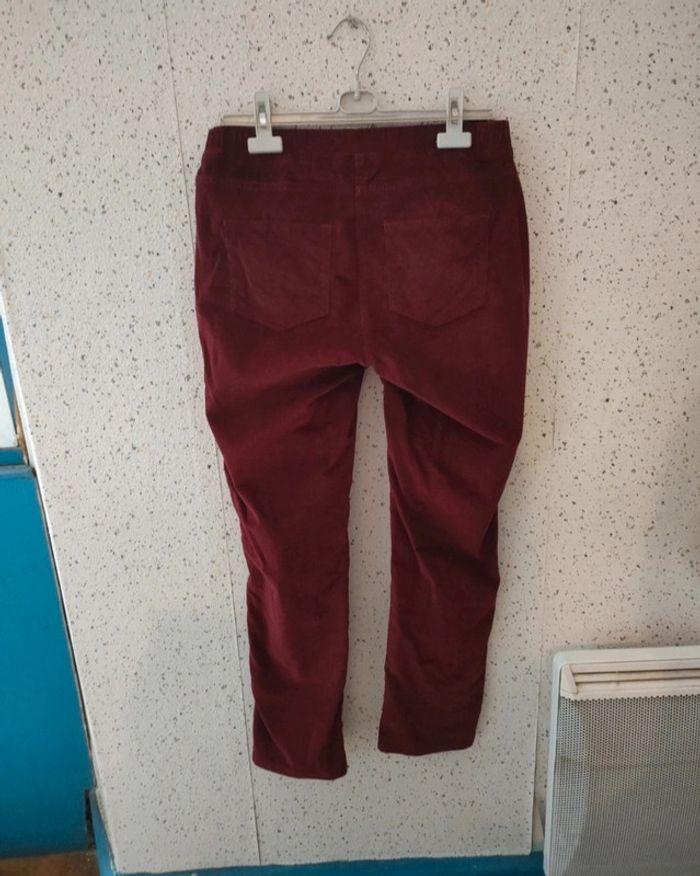 Pantalon en velours côtelé bordeaux - photo numéro 2