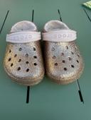 Chaussons Crocs dorée fourrure C8 24-25