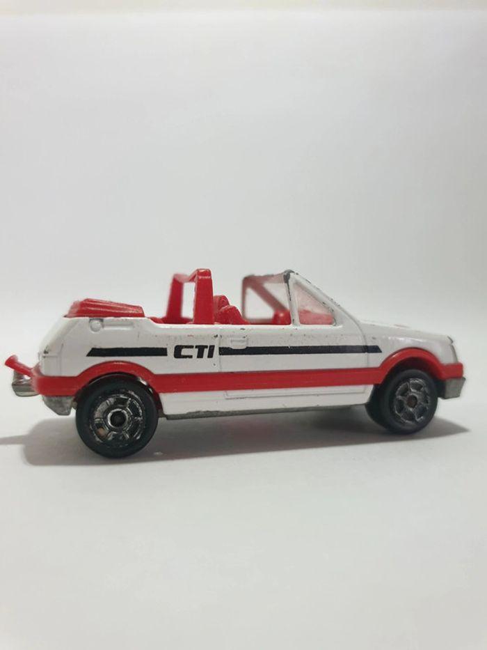 Peugeot 205 Cabriolet CTI Blanc Majorette 201 210 - 1/53 🇫🇷 - photo numéro 7