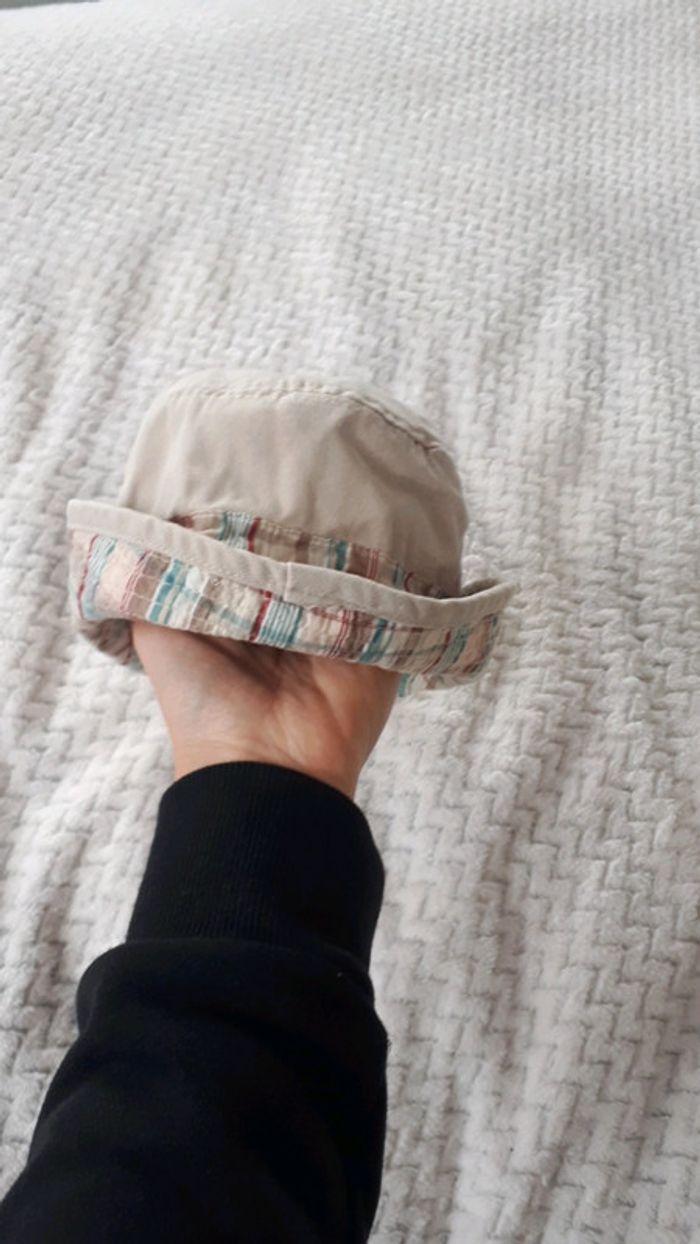 Chapeau beige et motif carreaux taille - photo numéro 6