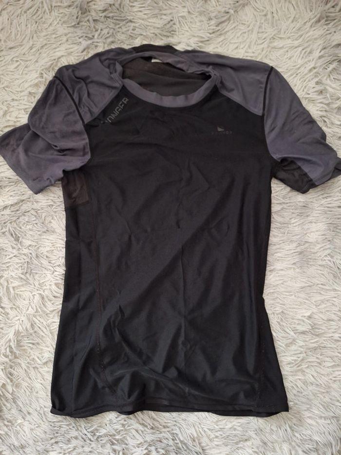 T-shirt gris noir Domyos Decathlon Taille L Élastique 👕 - photo numéro 1