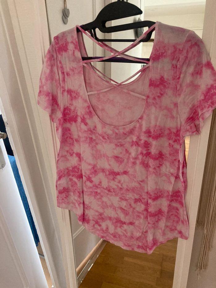 Tee shirt rose Hollister T.M - photo numéro 2