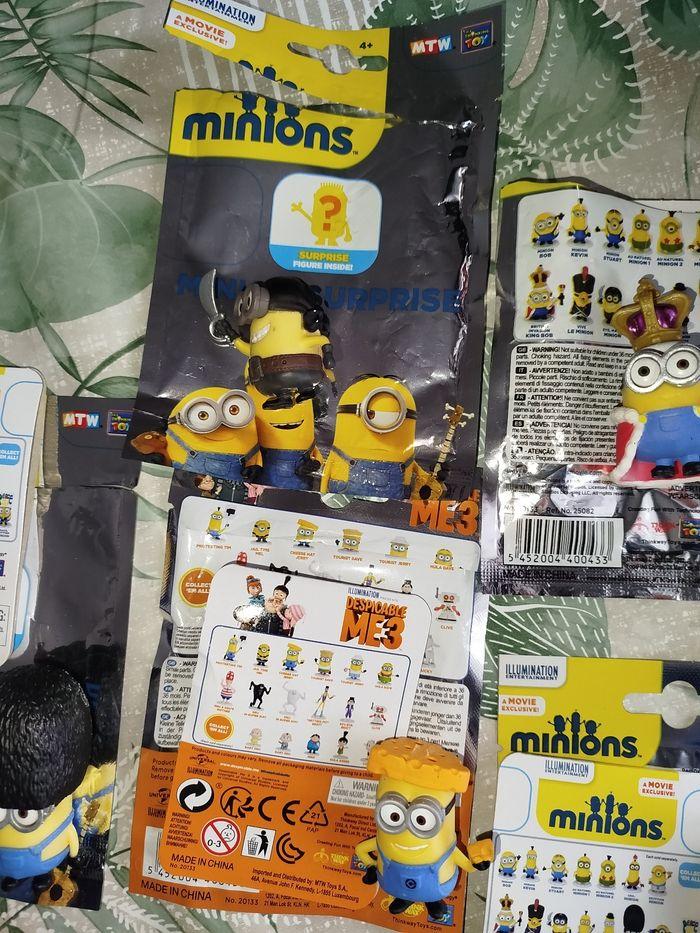 Lit 7 figurines les minions avec emballage - photo numéro 4