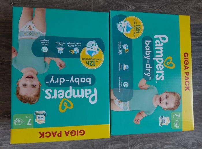 Lot 2 cartons de couches Pampers baby-dry - photo numéro 1