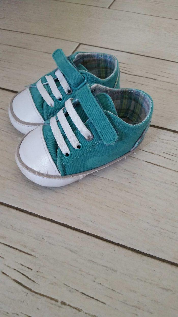 Deux paires de chaussures souples bébé - photo numéro 1