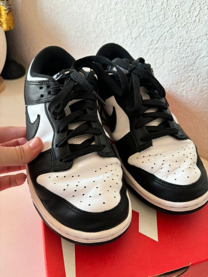 Basket / sneakers Nike Dunk Low noir et blanche taille 39 - photo numéro 2