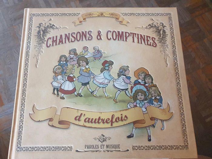 🏜Superbe livre de chansons&comptines🏜 - photo numéro 1