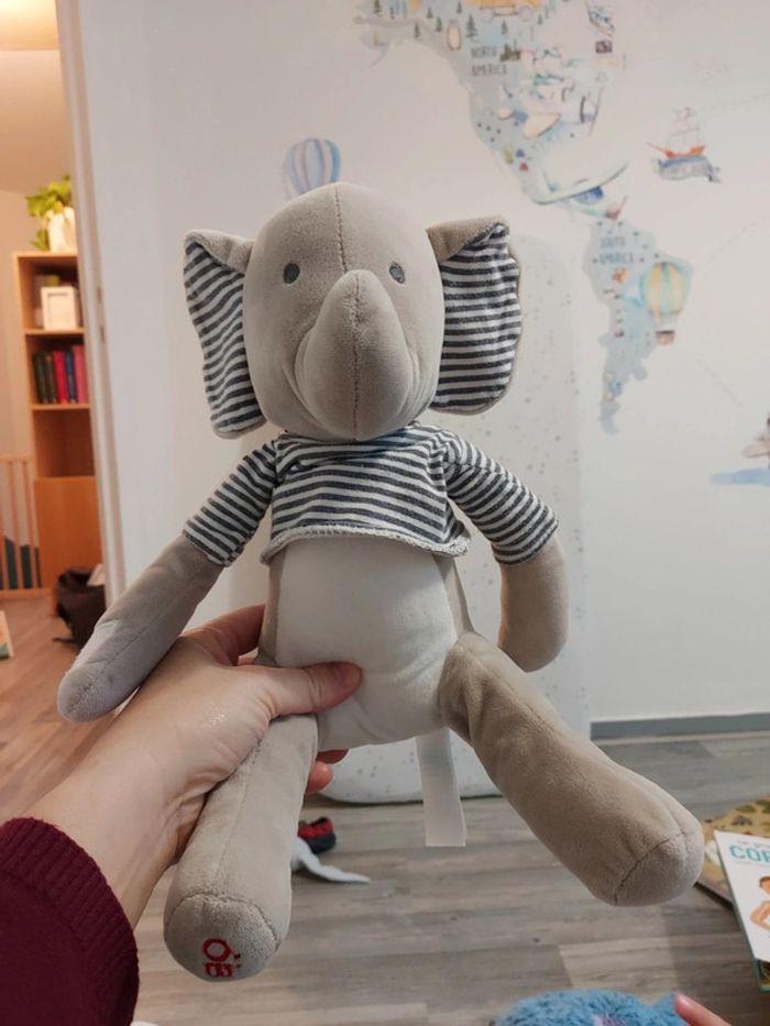 Peluche éléphant