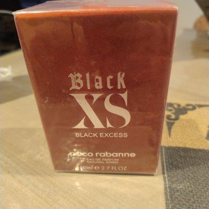 Black xs