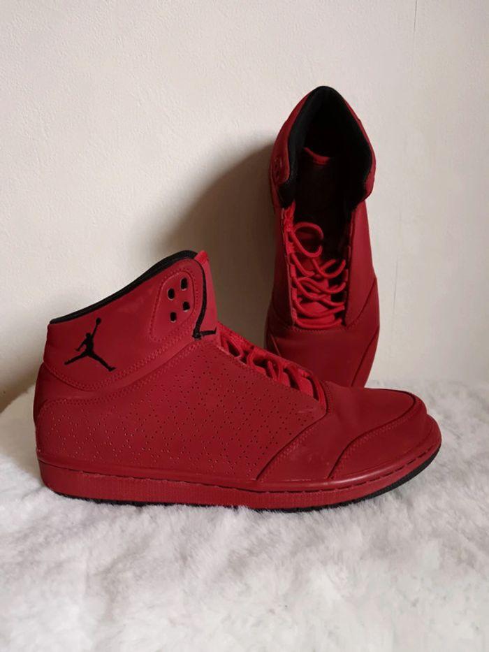 Jordan 1 flight 5 Gym red Pointure 41 - photo numéro 1