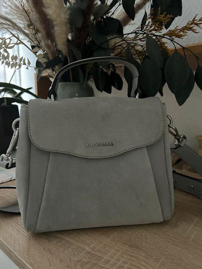 Sac Coccinelle gris nubuck suédé - photo numéro 1