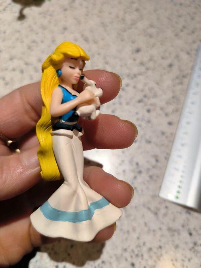 Figurine Falbala dans Obélix et Astérix en plastique - photo numéro 2