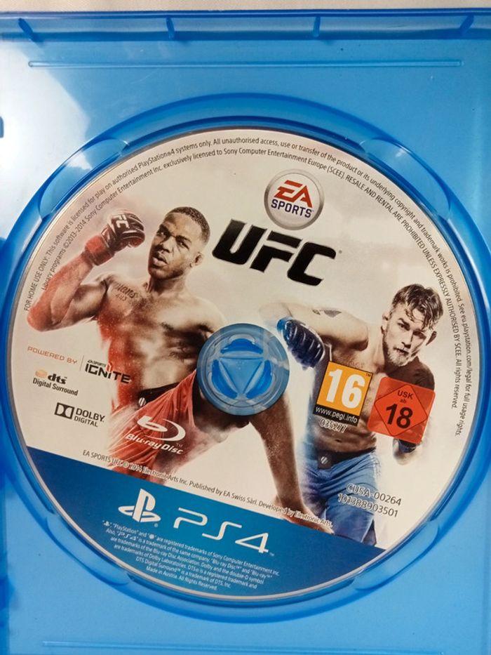 Jeu PS4 UFC - photo numéro 2