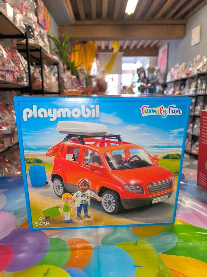 Voiture playmobil avec coffret de toit - photo numéro 1