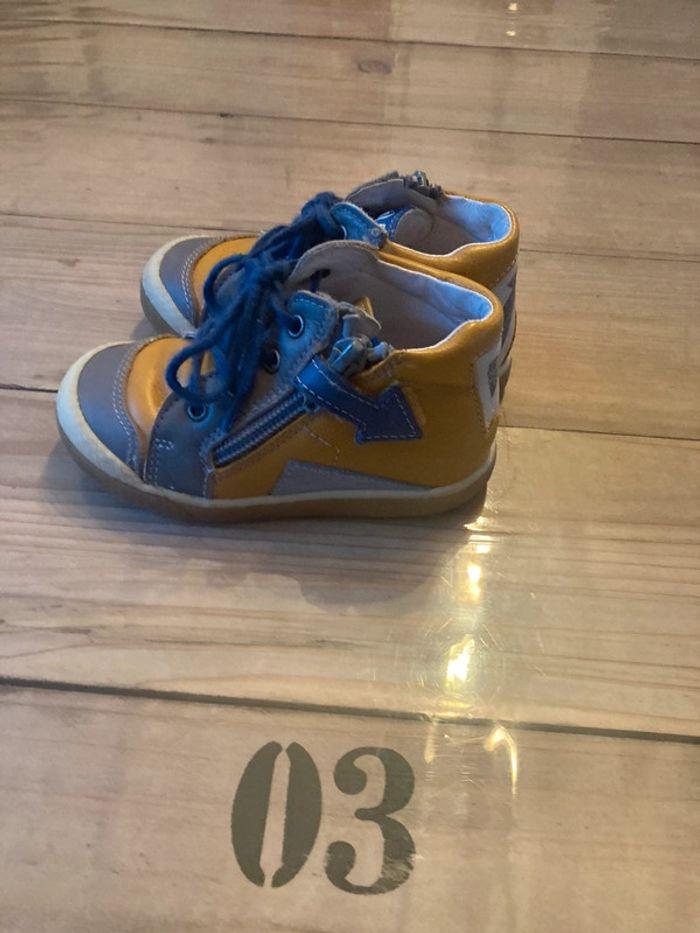 Chaussures baby botte taille 22 - photo numéro 2