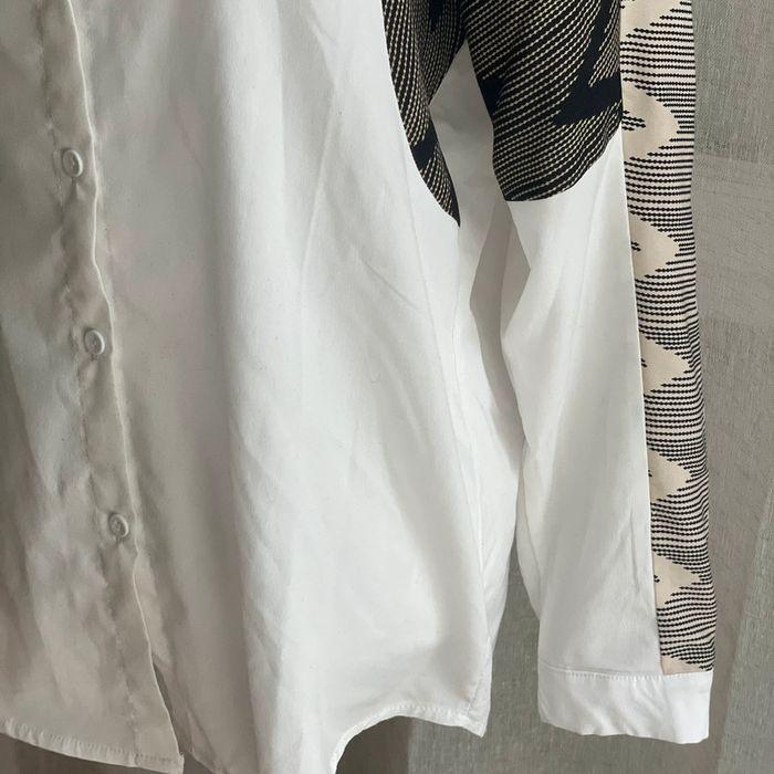 Chemise fine blanches avec motif sur les bras - photo numéro 3