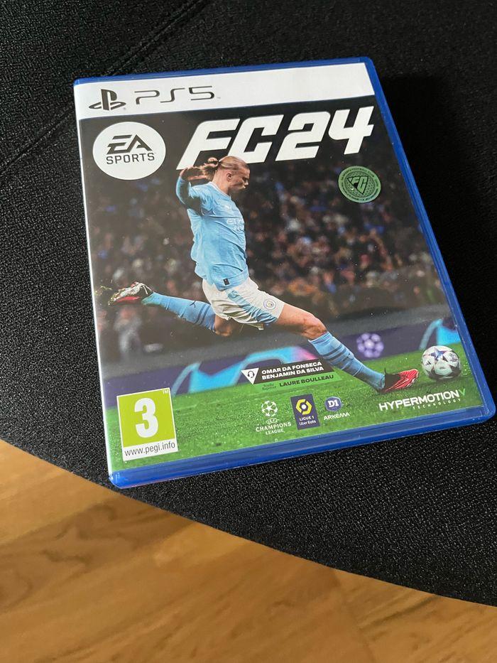 Fc24 sur PlayStation 5 très bon etat