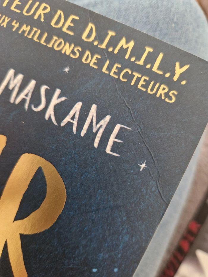 Sur le fil Estelle Maskame - photo numéro 4