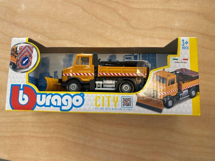 Miniature burago camion de déneigement DIR 1/43