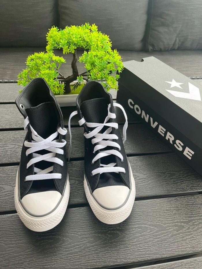 Baskets Converse All Star Chuck Taylor taille 37 neuves - photo numéro 2