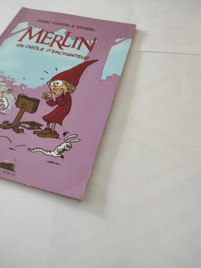 Livre Merlin un drôle d'enchanteur - photo numéro 8