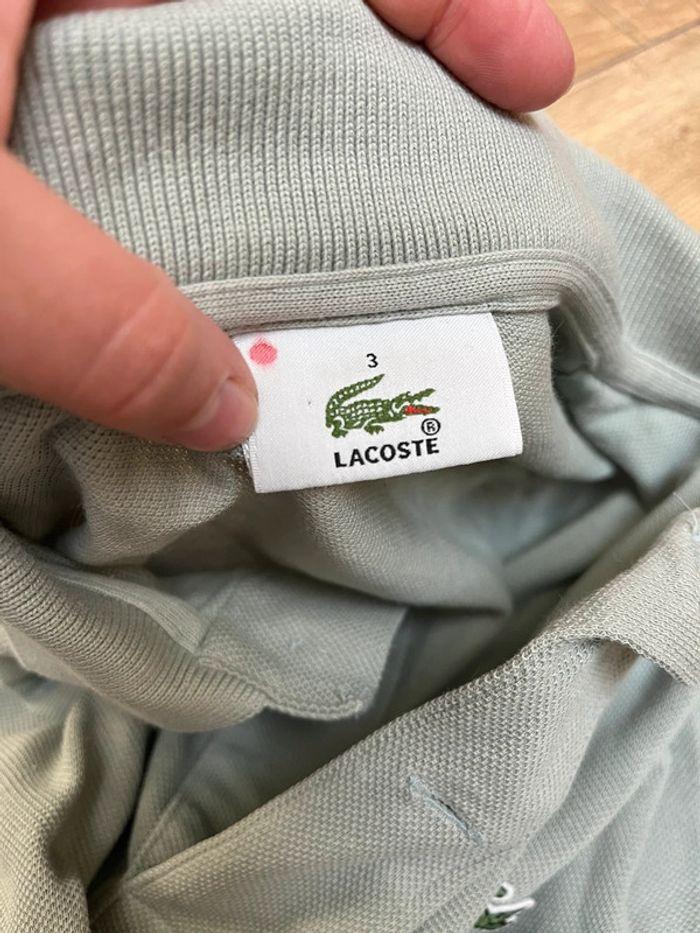 Polo Lacoste gris manches courtes taché - photo numéro 3