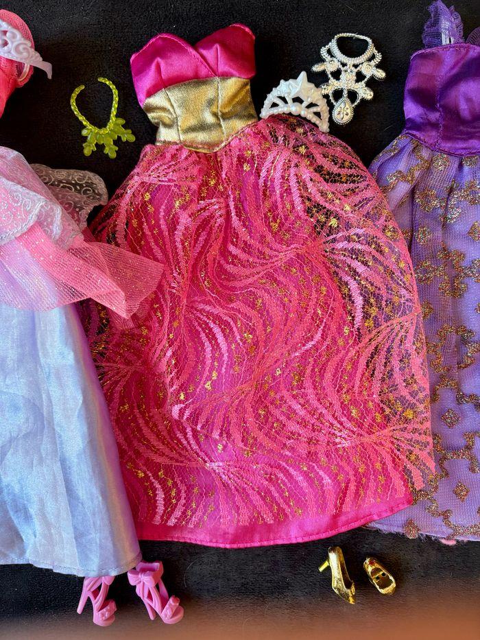 Robes et accessoires de princesse pour poupée mannequin type Barbie - photo numéro 3