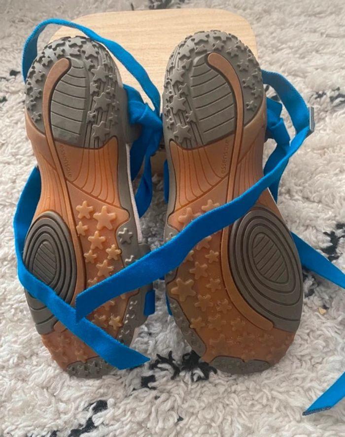 Sandales de randonnée bleue Quechua neuve taille 37  neuve - photo numéro 2