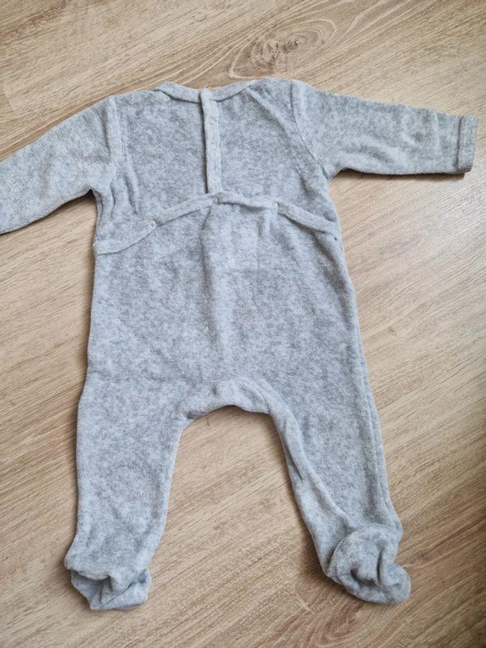 Pyjama gris - photo numéro 4