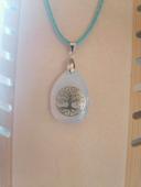 collier réglable cordon en velours avec pendentif arbre de vie pierre de lune