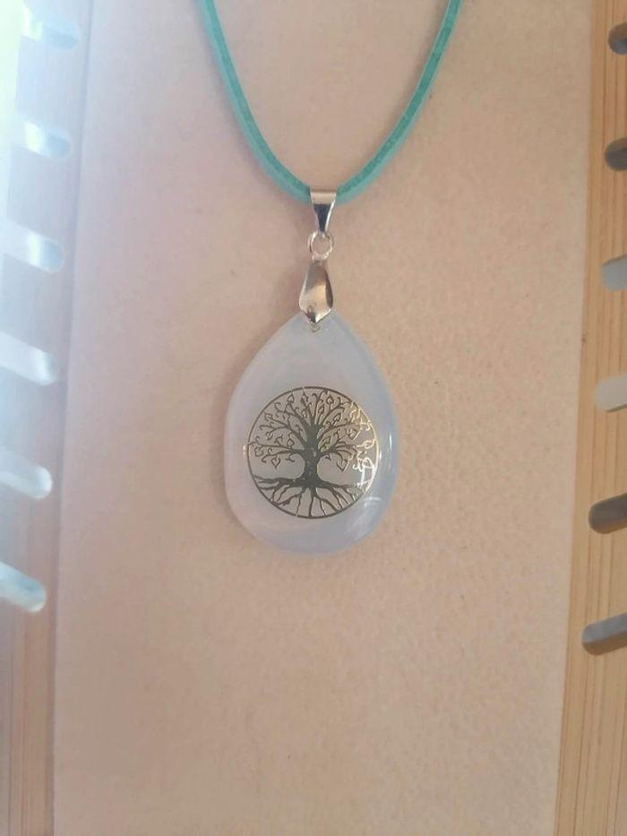 collier réglable cordon en velours avec pendentif arbre de vie pierre de lune