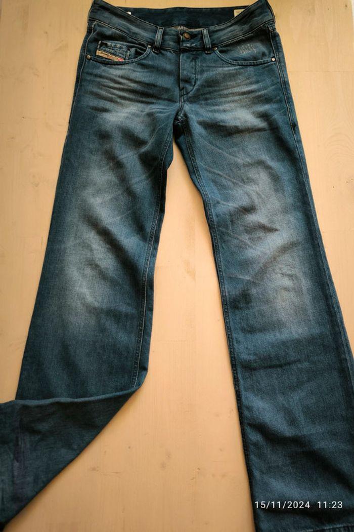 Jean  taille base bleu  diesel femme taille 37(27 us) - photo numéro 1