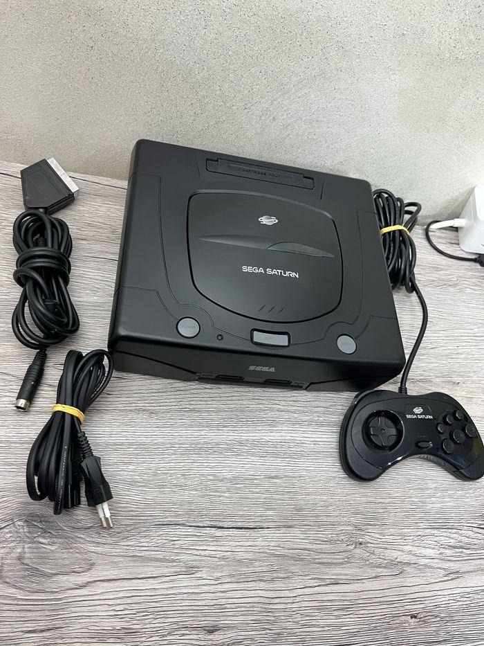 Sega saturn en boîte - photo numéro 9