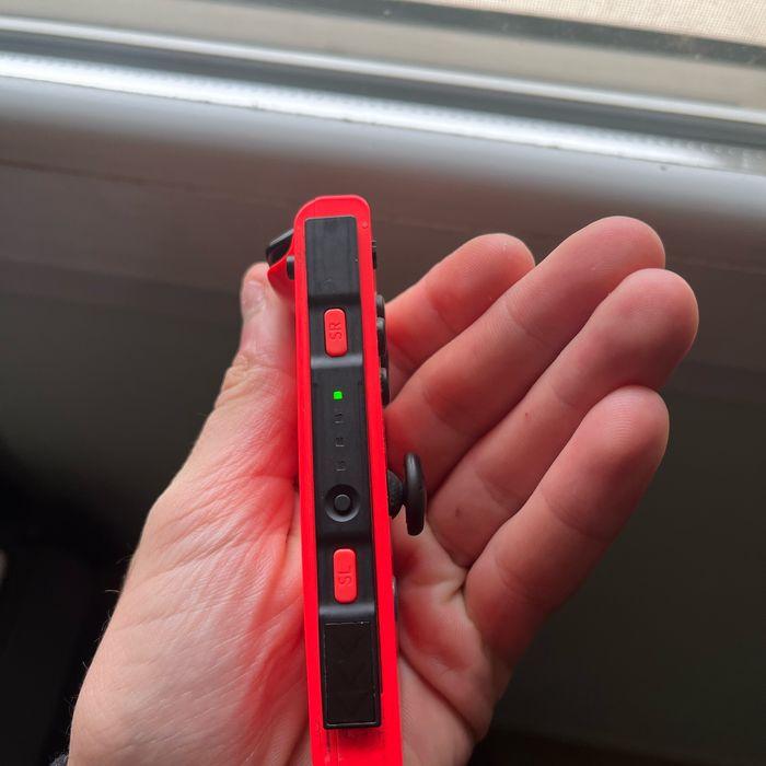 Joycon droit rouge - photo numéro 3