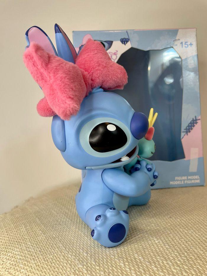 Figurine Disney Stitch et son doudou souillon - photo numéro 8