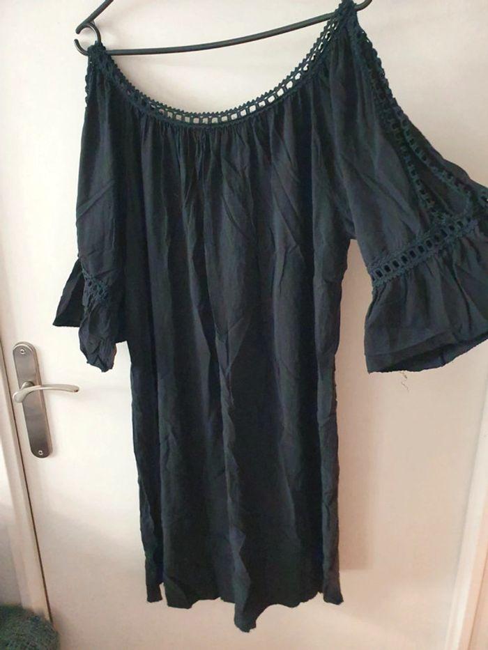 Robe noire épaules dénudées - photo numéro 5