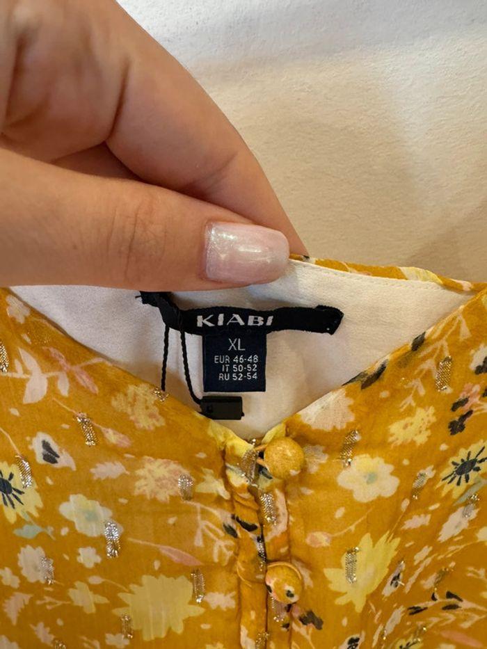 Top Kiabi jaune lurex fleuri Taille XL (46/48) - photo numéro 3