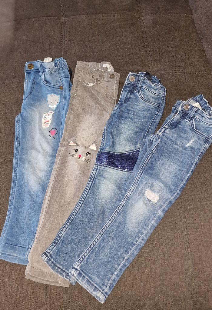 4 jeans 3ans - photo numéro 1