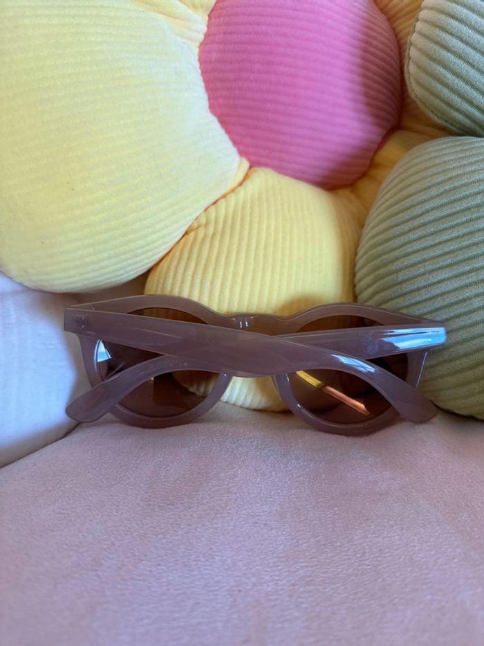 Lunettes de soleil rose clair forme ronde - photo numéro 5