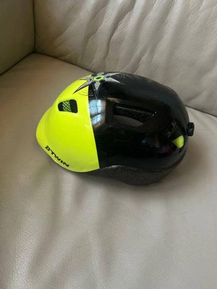 Casque vélo enfant Décathlon jaune et noir étoile Ninja - photo numéro 2