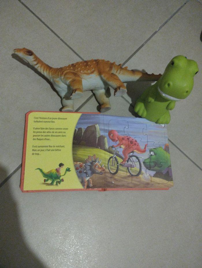 Lot dinosaure : dinosaure bricolage, 1 livre puzzle, une veilleuse et un gros dinosaure - photo numéro 3