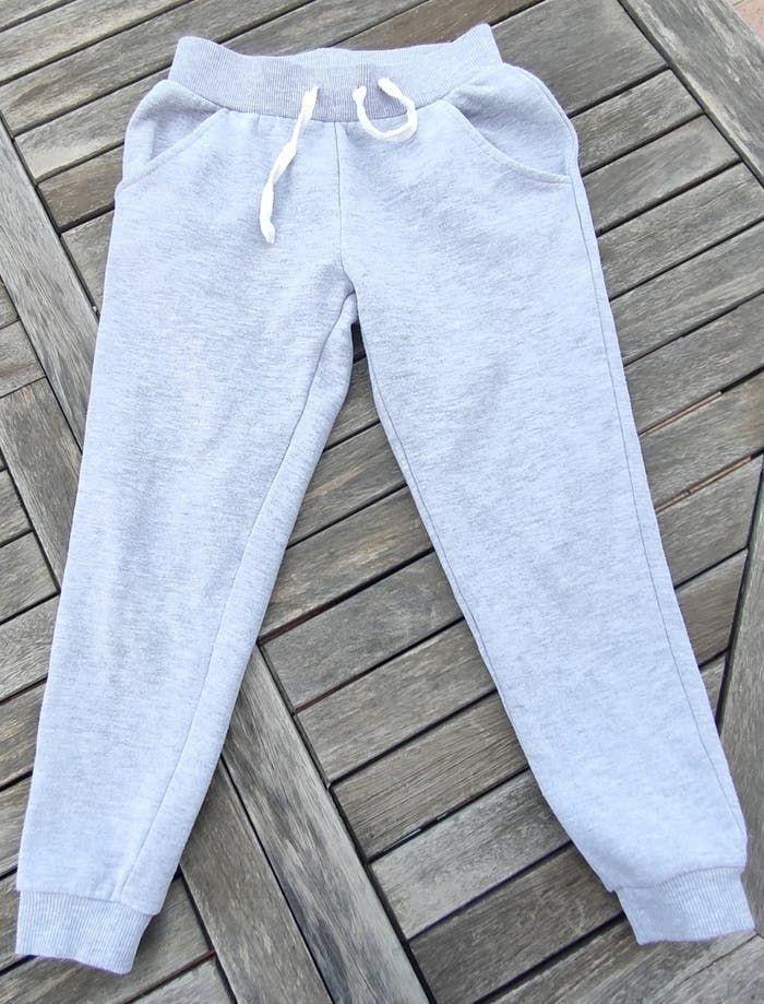 Pantalon jogging gris 5-6 ans - photo numéro 1