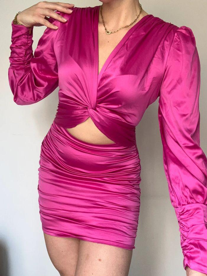 Robe de soirée rose satinée - photo numéro 2