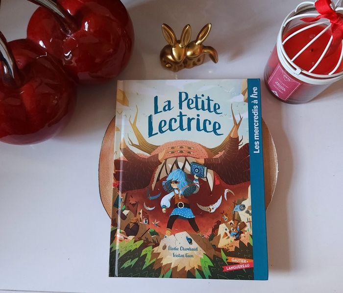 La petite lectrice 🎄 - photo numéro 1