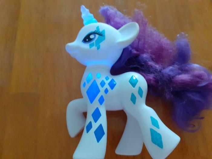 Hasbro Petit Poney Rarity Licorne Magique - photo numéro 1