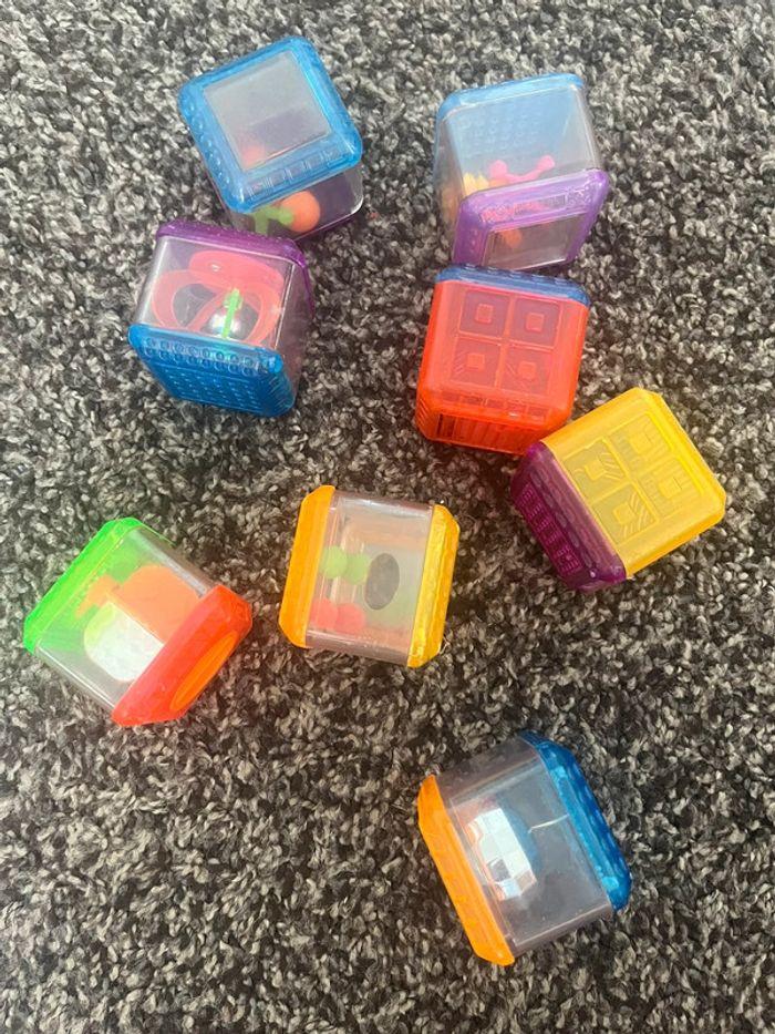 Lot de 8 cubes sensoriels