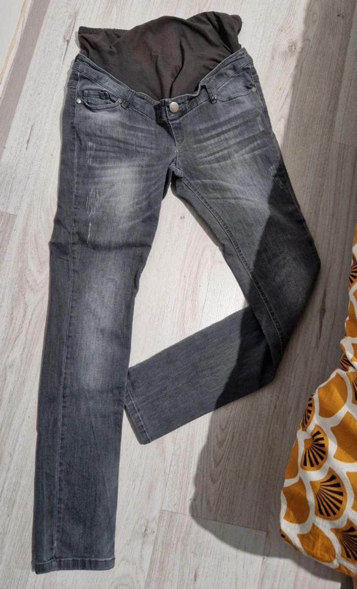 Jeans de grossesse gris style délavé - photo numéro 2