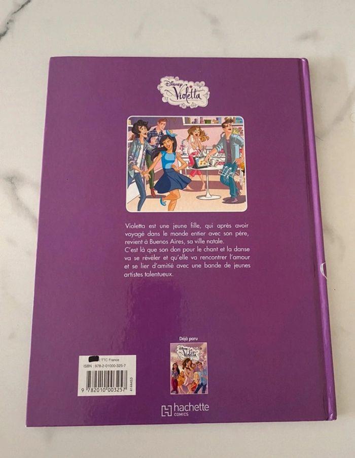 🌼 Livre violetta - photo numéro 2